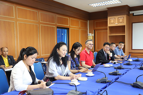 座谈会照片1.jpg